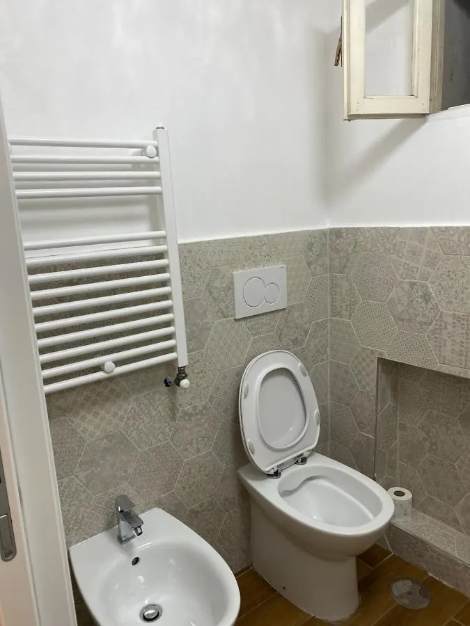 Vanella Rome Domus II 0*,  Italy