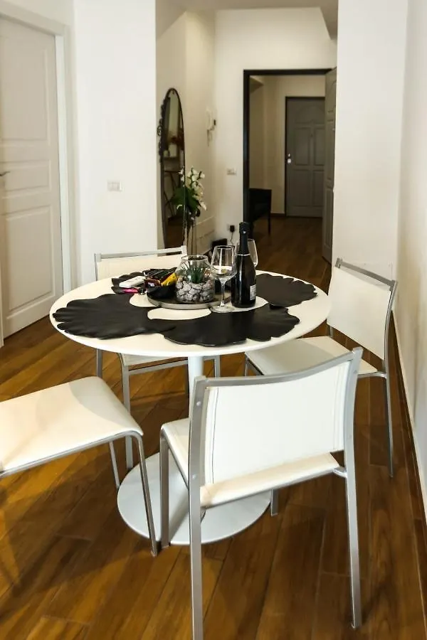 Vanella Rome Domus II 0*,
